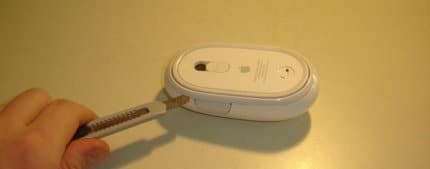 Mighty Mouse - Ring mit Cuttermesser aufhebeln