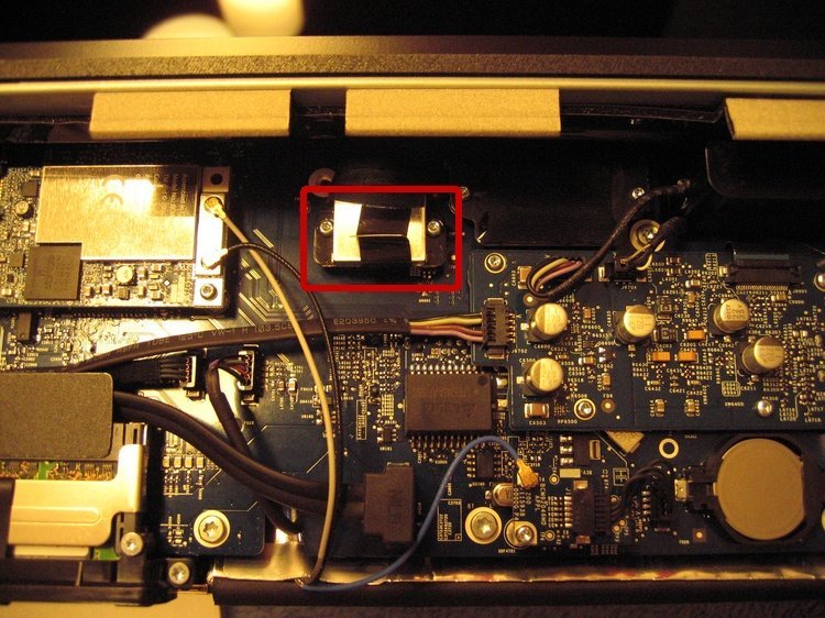 DVI-Connector im Alu-iMac