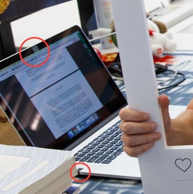 Das MacBook Pro von Mark Zuckerberg in Großaufnahme.