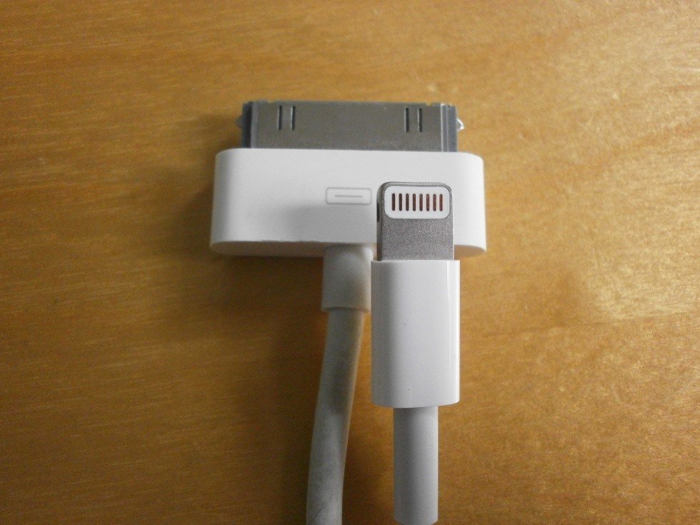 dock-connector-und-lightning-im-vergleic