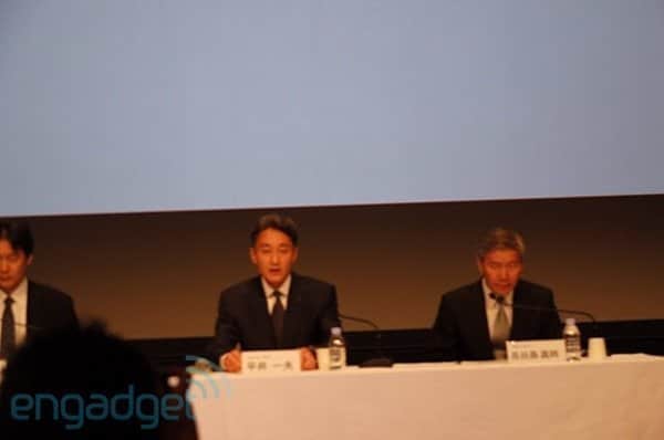 Kazuo Hirai auf der Sony Pressekonferenz zum PSN-Hack, Foto: engadget Kazuo Hirai auf der Sony Pressekonferenz zum PSN-Hack, Foto: engadget
