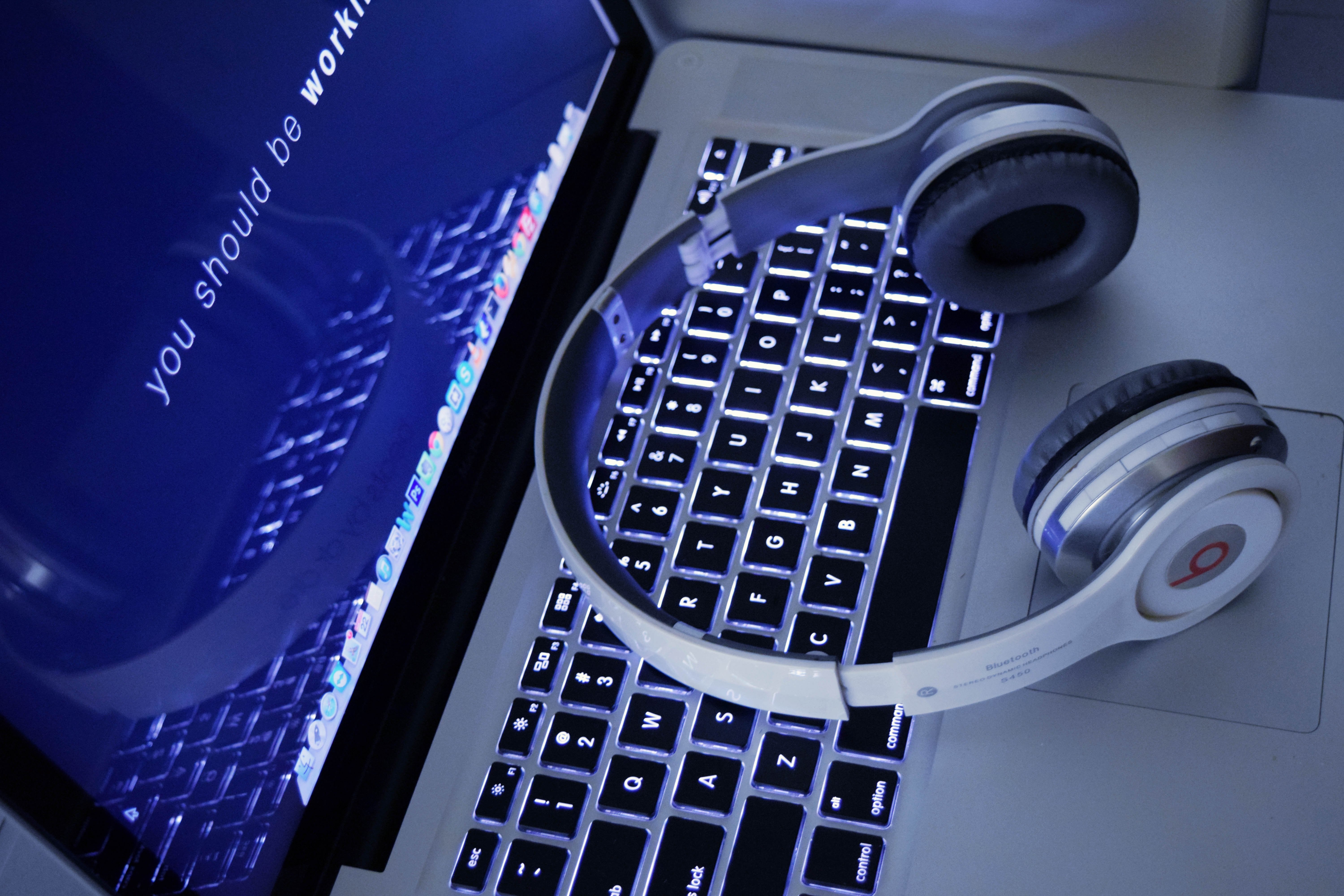 technology-798619